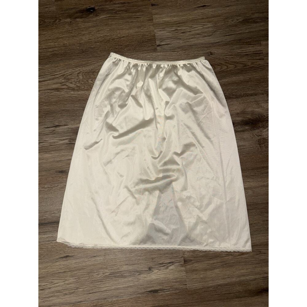 VTG Vanity Fair Half Slip Size M 24" Ivory Nylon Tricot Lace Trim Slit Made USA